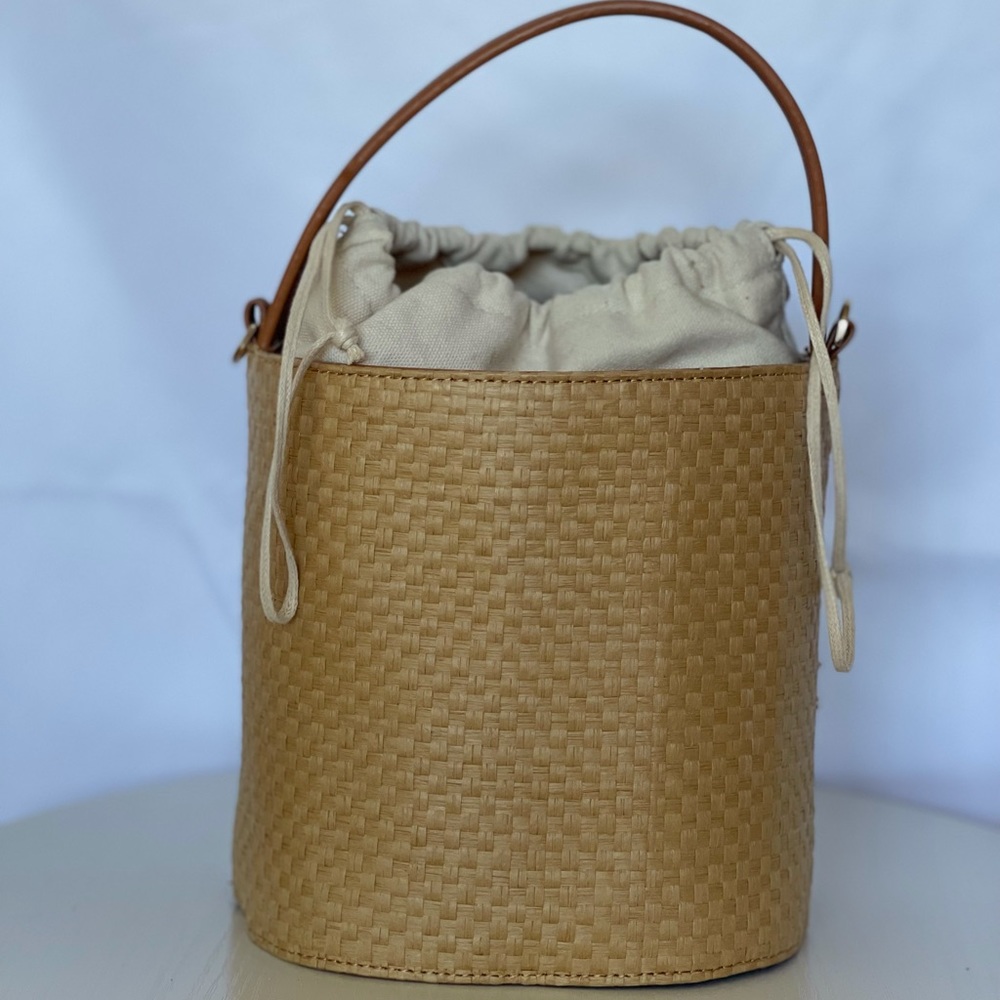 Woven bucket straw bag